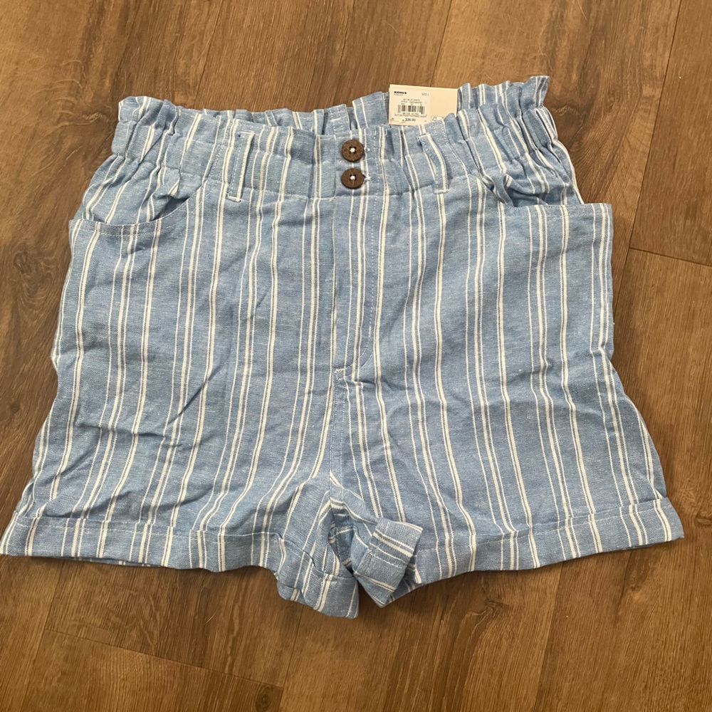 NWT linen shorts